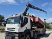IVECO TRAKKER 8X4 nosič kontejnerů + hydraulická ruka na dálkové ovládání + třístranný vyklápěč
