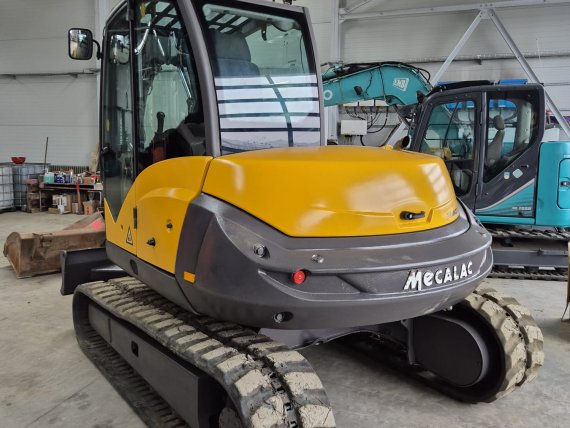 MECALAC 10MCR pásový otočný bager